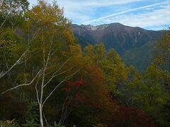 池山から宝剣岳と紅葉。