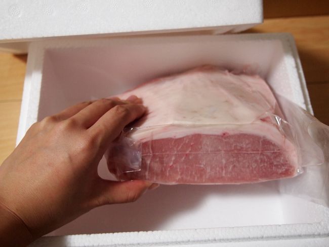 おまけ。<br /><br /><br />お土産に肉の塊をいただきました。