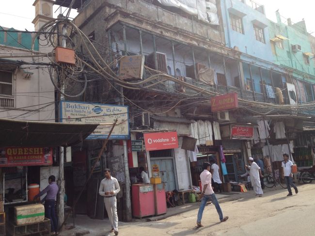 すごくゴミゴミ<br /><br />クラクションがうるさい