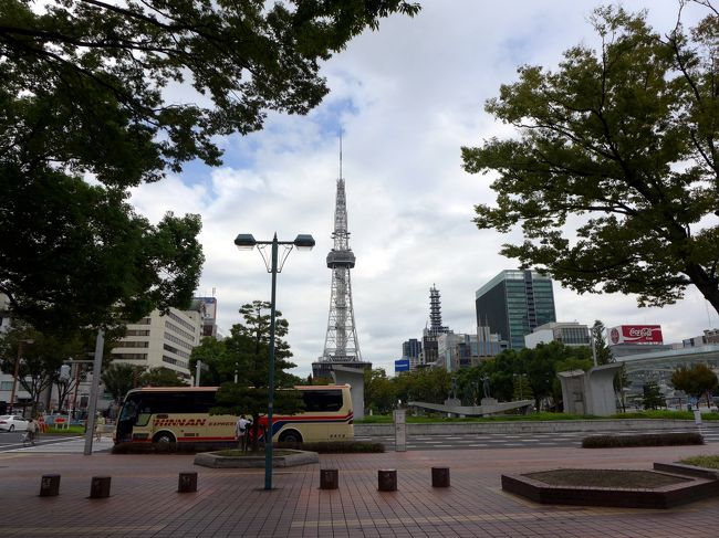 満足の昼食のあと、付近をチョッと散歩します<br /><br />日本の道１００選に選ばれた久屋大通