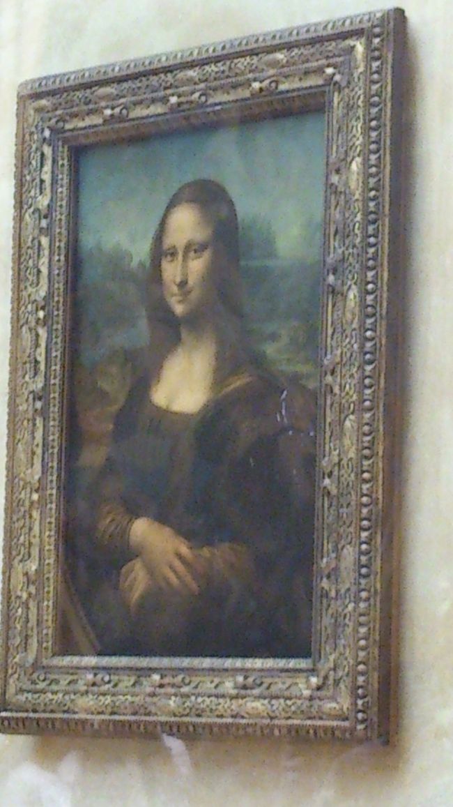 モナリザも一応見たけど、絵画を見た気がしなかった<br />もっと近くでみたいなあ