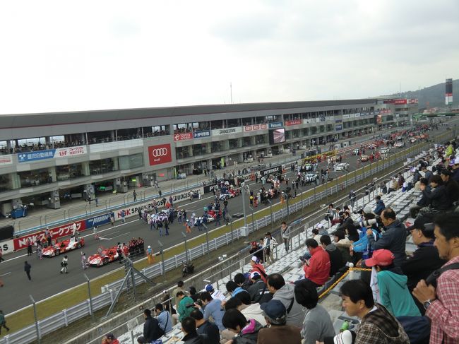 ５クラスで合わせて２７台の出走です。