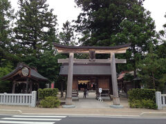 八重垣神社。

こじんまりしていて、すごく優しい空気に包まれている感じがします。