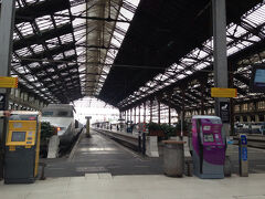 翌日、リヨン駅からフォンテーヌブローを目指します。