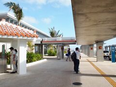 市内に出るには、路線バスに乗ります。乗り場もすぐに解りました。５２０円の料金で、１０時３７分に市内に着きました。