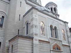 さらにそのまままっすぐカナル・グランデ方面へ進んで、聖スピリドン（サン・スピリディオーネ）教会へ。珍しいセルビア正教の教会です。この宗教的多様性は港町トリエステならでは。