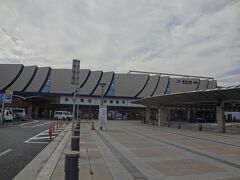 福知山駅に到着。
北近畿ビッグXネットワークの拠点だけあって、大きな駅です。

福知山駅で乗り換え時間が40分ぐらいあったので、昼食を兼ねて、駅を探索しました。