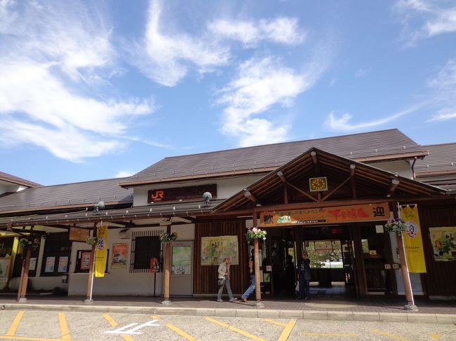 下呂駅到着です。ちょうど、20分後くらいに名古屋行きの電車があったので、それに乗ることにしました。