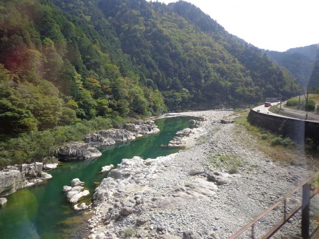 列車が走り出しました。