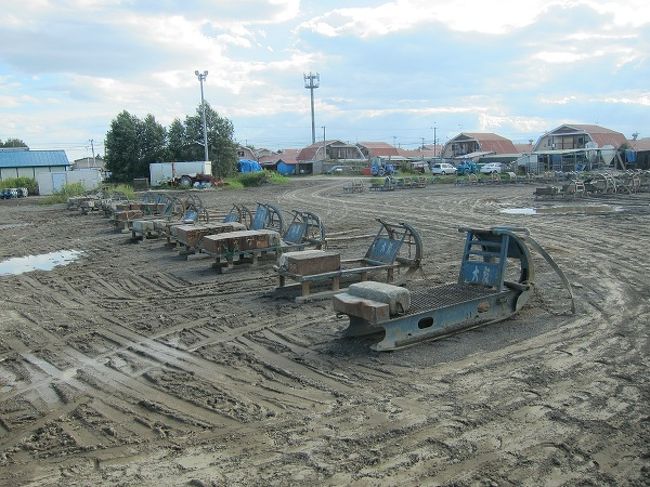 ①練習用のソリがたくさん置いてありました。