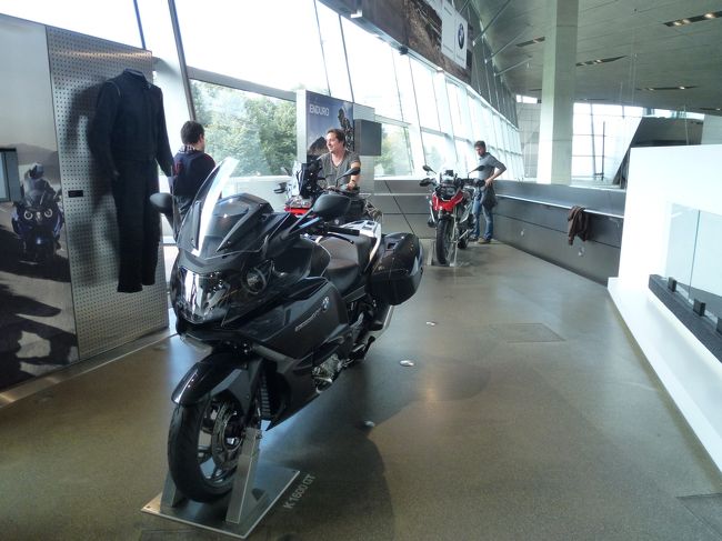 ちゃんとオートバイもあります