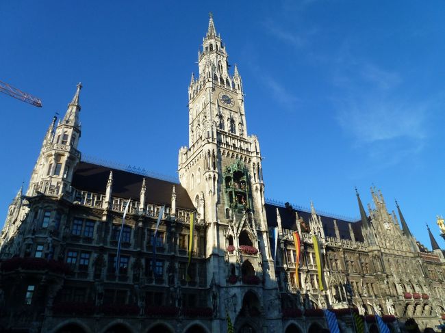 旧市庁舎のあるマリエン広場です