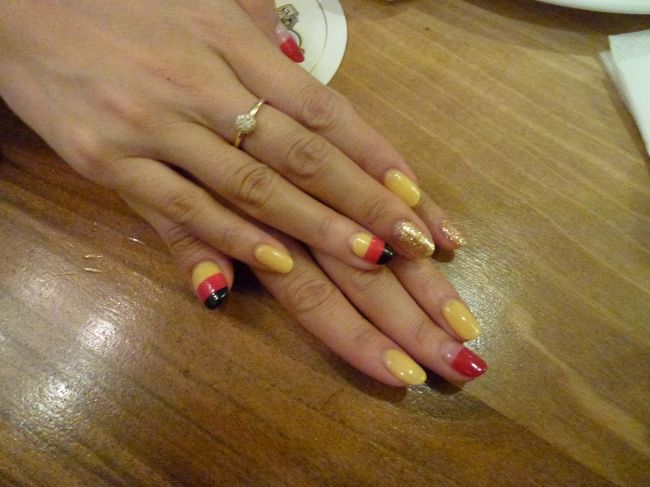 アカネちゃんのネイルはドイツ。