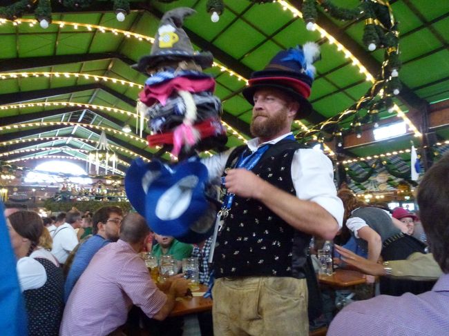 帽子を売りに来たよ