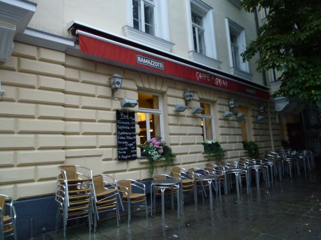 夕食は大学生にも人気と噂のイタリアン。<br />