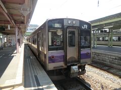 11:56
第2ランナー…盛岡→一ノ関
通勤電車仕様の701系です。
ブログ鈍行会津旅や、行きの黒磯→郡山ですし詰めにされた電車です。
福島県あたりだけを走っていると思ったら岩手県にまで、進出していたんですね。
なんだかガッカリです。
この電車に1時間30分揺られます。