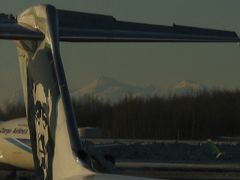 アンカレッジ空港
アラスカ航空は、『おじさんの絵』がシンボルです。
ここからフェアバンクスへ最後のフライトです。
