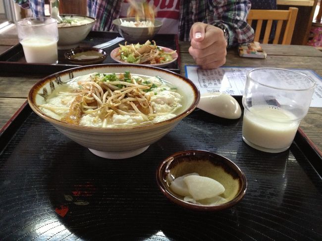 ゆし豆腐そば♪<br />おつゆもたくさん飲んじゃいました♪<br />ちなみにコップに入っているのは豆乳です☆