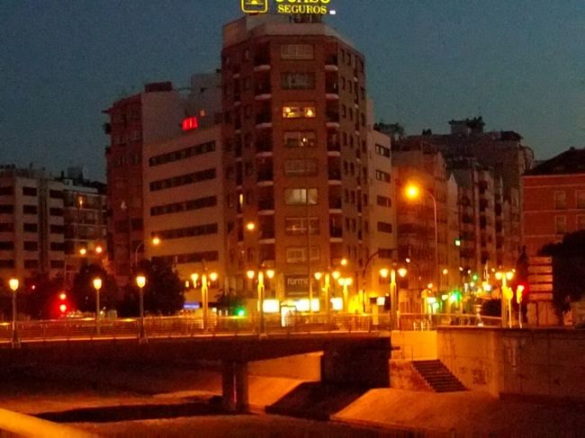 グアダルメディナ川を渡り、ホテルまで歩いて帰ります