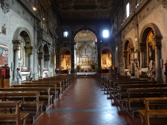 時間はわずかです<br />隣の教会にも立ち寄ります<br />