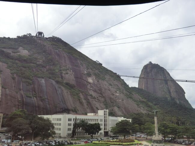 先ずは第1ロ−プウェイで海抜220mのウルカの丘へ