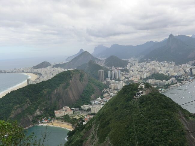 ポン・ジ・アス−カルからは360度素晴らしい眺めが楽しめる