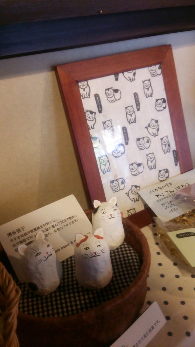 いろんな作家さんの雑貨も売ってます。