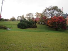 平岸高台公園
ＨＴＢ本社隣の丘陵地にある公園。
普通の人にとってみれば何の変哲もない公園だが、有名番組で使用されていたことから聖地として訪れる人が多い。
滞在時間10分。