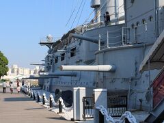 連合艦隊旗艦の三笠を横から一枚。