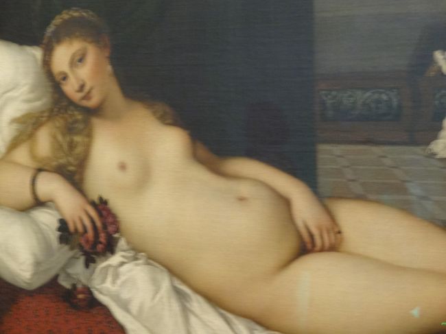 ウルビーノのヴィーナス<br />気のせいか男性が熱心に観覧ｗ<br />その様子を熱心に観察する自分ｗ