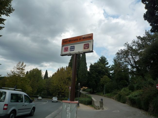 サンミニアートアルモンテ教会バス停で降りました