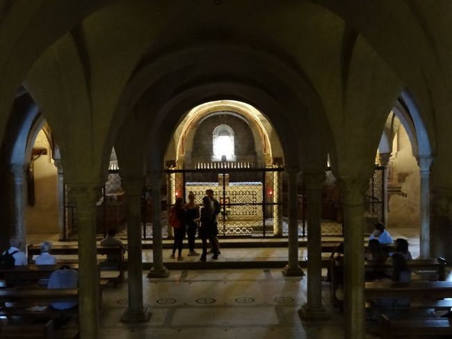 おかしいなあ<br />３時半まで閉まってるはずなのに<br />うれしい誤算<br />教会開いてました