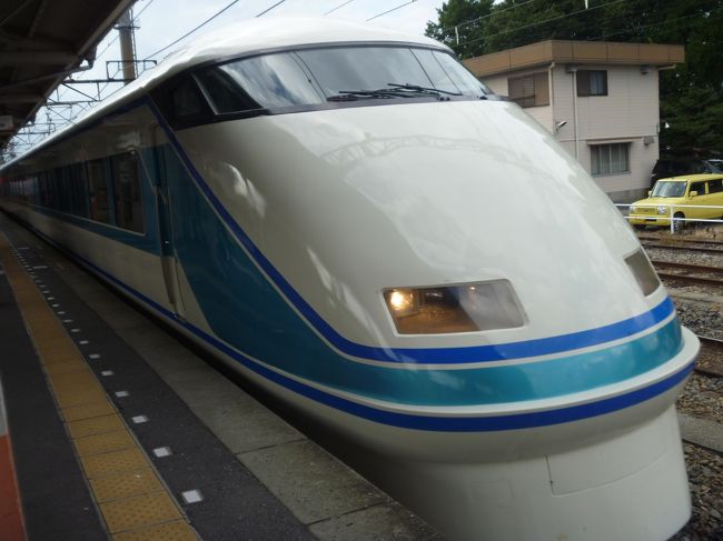 特急きぬ128号に乗って浅草に向かいます。