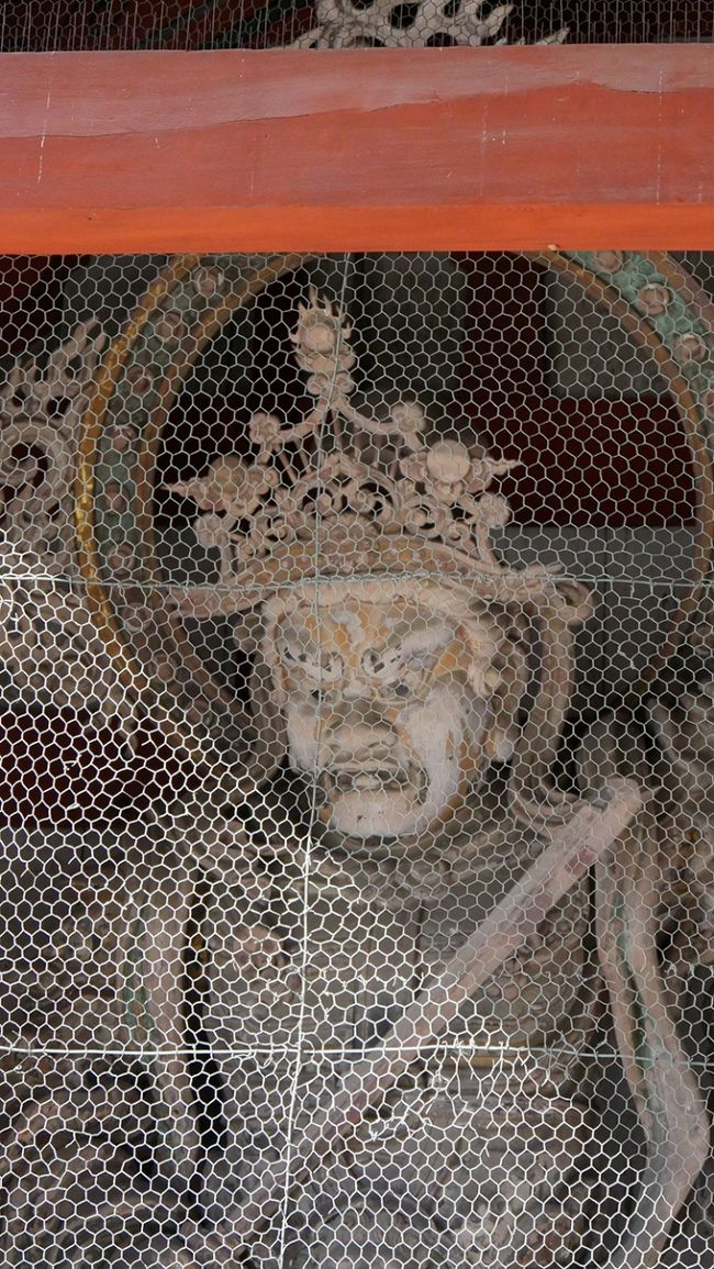 中門左右に鎮座する像