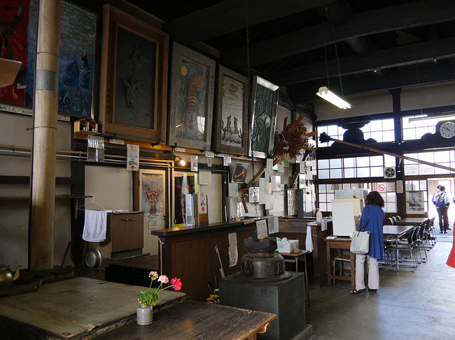 北茶所内<br />暖かなお茶のサービスが、すべてセルフサービスです。