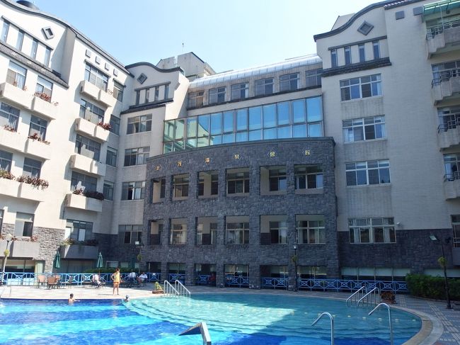 リゾート気分満点のプール(冷水)。<br />