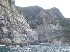 地層の色の違いがよく分かる