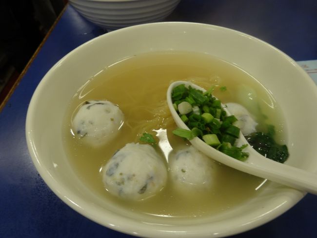 イカ団子もスープもおいし〜！<br />旦那も満足そう☆<br />正直、お昼の倫敦よりこっち派だな。