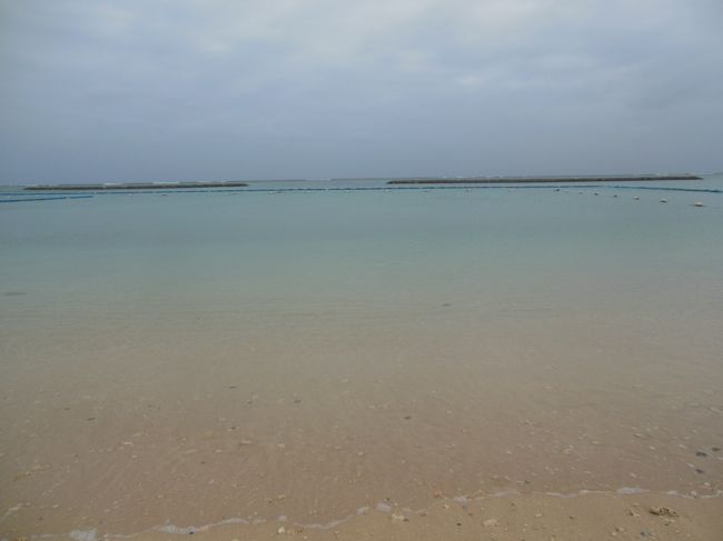改めて、綺麗なビーチです。<br />珊瑚等に囲まれ、また遠浅ですので、台風の高波の影響はなく、静かです。