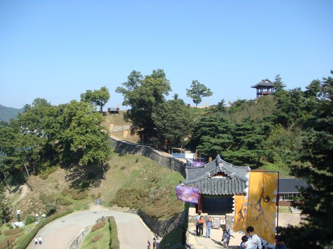 後ろを振り返ります。