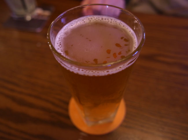 さらに次の店でもビールを飲む。
