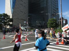 NHK大阪放送局や大阪歴史博物館前を通過します。