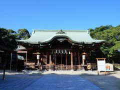 唐津神社
海の神、住吉三神が祀られています。
　