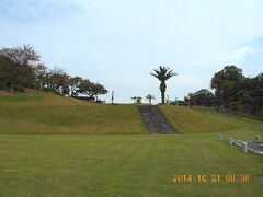 祭りは夜からなので、朝一番に三島公園に行きました。
