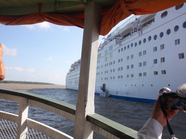 キャッチャーボートから見る本船