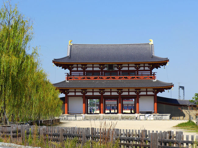 復原成った朱雀門、正面より