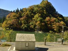 「早戸温泉 つるの湯」から歩くこと10分、早戸駅にやって来ました
この駅のホーム上から眺める風景も、JR只見線沿線巡りの旅には絶対外せない場所でありますよねｗ