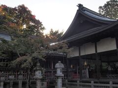 手向山八幡宮も通り抜けます。