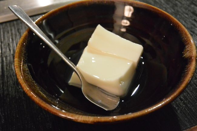 日本の焼き肉屋さん『MANPUKU』<br /><br />デザートに杏仁豆腐まで食べちゃった。