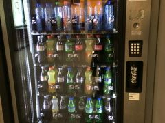 ブルージュ編からの続きです。
ブルージュからブリュッセルMidi駅へは５番線です。
写真は駅にあった自販機で何かが珍しいと思って撮ったけどよく覚えてない(´・∀・)